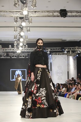 Hsy-kingdom-bridal-wear-dresses-collection-at-plbw-2016-6