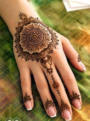 special-chand-raat-henna-designs-for-eid-2016-17-for-hands-12