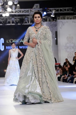 saira-shakira-designer-bridal-dresses-zohra-collection-at-pblw-2016-14