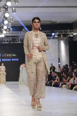 saira-shakira-designer-bridal-dresses-zohra-collection-at-pblw-2016-16