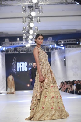 sania-maskatiya-bridal-dresses-collection-at-pfdc-l’oréal-paris-bridal-week-2016-19