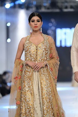 sania-maskatiya-bridal-dresses-collection-at-pfdc-l’oréal-paris-bridal-week-2016-4