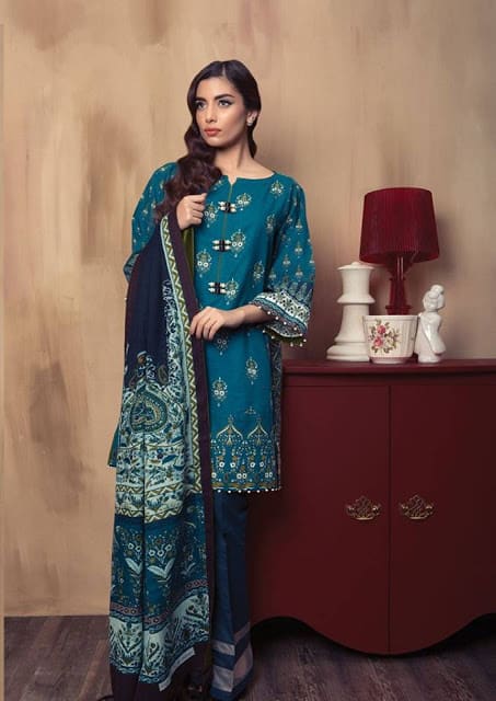 alkaram-winter-dresses-pashmina-woolen-shawl-collection-2016-17-14