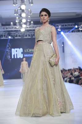 pfdc-loreal-paris-bridal-week-2016-saira-rizwan-lehenga-dresses-collection-7