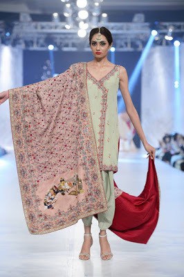 shamsha-hashwani-designer-bridal-lehenga-dresses-at-plbw-2016-9