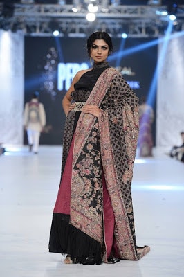 shiza-hassan-traditional-bridal-dress-collection-at-pfdc-l’oréal-paris-bridal-week-2016-18