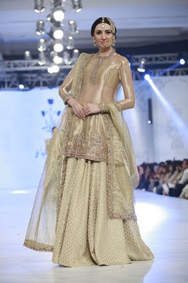 zara-shahjahan-designer-bridal-dress-collection-at-plbw-2016-10