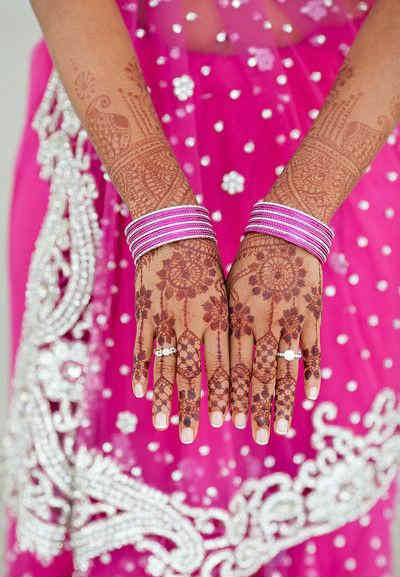 best-and-simple-Indian-bridal-mehndi-designs-for-hands-for-beginner-30