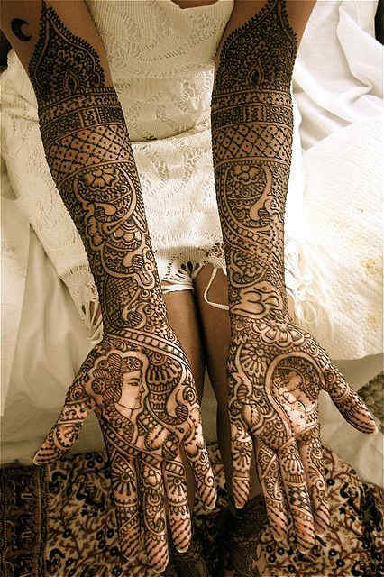 best-and-simple-Indian-bridal-mehndi-designs-for-hands-for-beginner-5