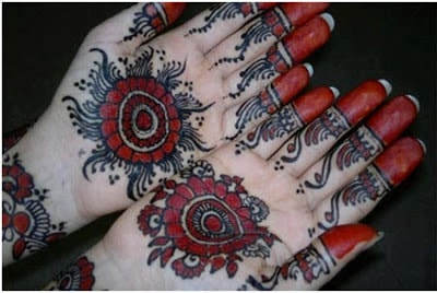 christmas-best-mehndi-designs-on-hands-for-girls-2