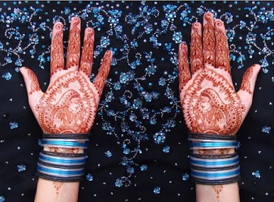 christmas-best-mehndi-designs-on-hands-for-girls-3