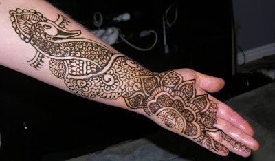 christmas-best-mehndi-designs-on-hands-for-girls-5