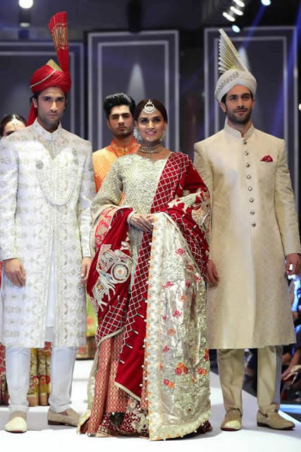 deepak-perwani-bridal-dresses-designs-for-wedding-at-fpw-2016-13