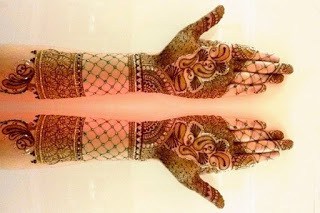 latest-pattern-of-traditional-Indian-mehndi-designs-for-hands-for-girls-4