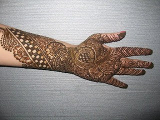 latest-pattern-of-traditional-Indian-mehndi-designs-for-hands-for-girls-5