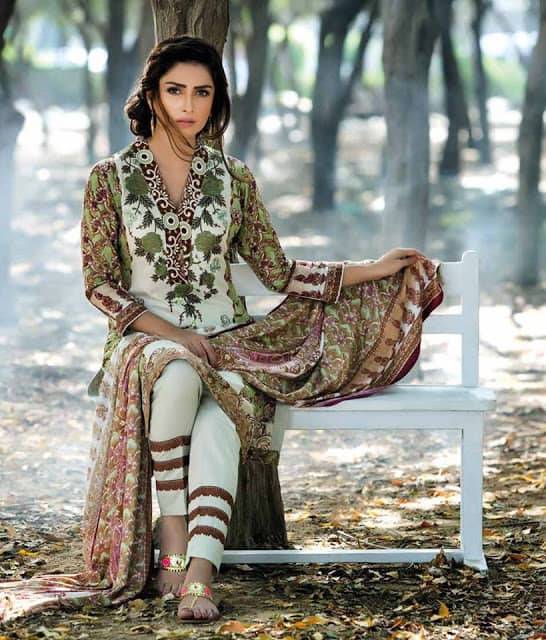 mahrukh-latest-winter-embroidered-shawl-dress-collection-2017-by-zs-textiles-9