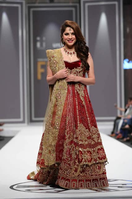 saira-rizwan-bridal-wear-dresses-designs-for-wedding-at-fpw-2016-1