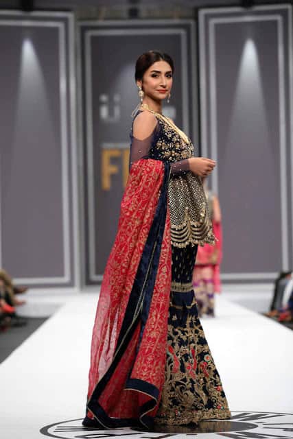 saira-rizwan-bridal-wear-dresses-designs-for-wedding-at-fpw-2016-13