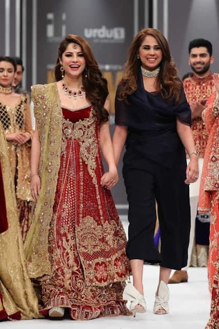 saira-rizwan-bridal-wear-dresses-designs-for-wedding-at-fpw-2016-8