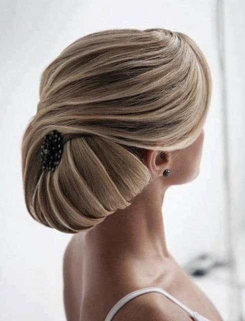stylish-bridal-hairstyle-for-long-hair-for-women-2016-17