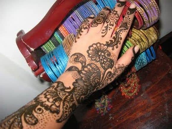 very-easy-and-simple-mehndi-designs-for-beginners-for-hand-11