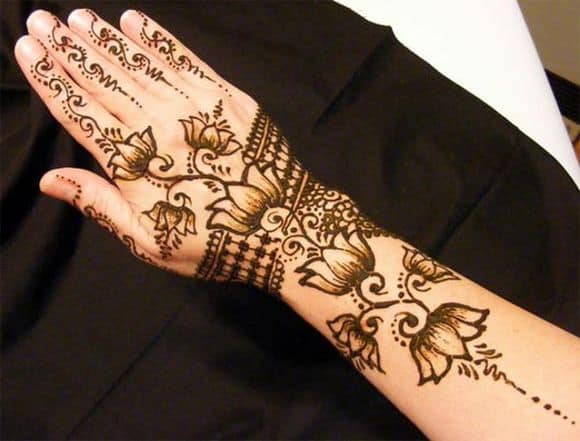 very-easy-and-simple-mehndi-designs-for-beginners-for-hand-12