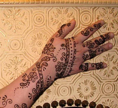very-easy-and-simple-mehndi-designs-for-beginners-for-hand-19