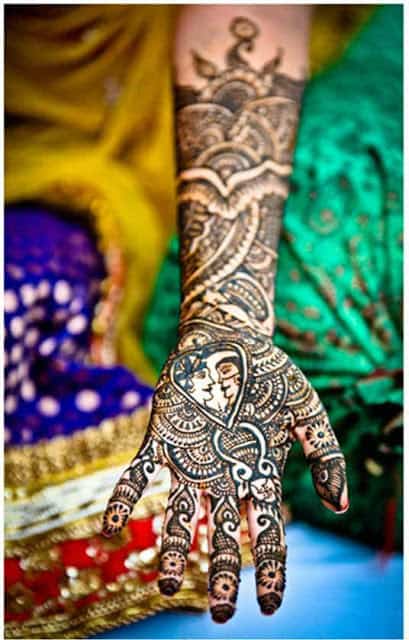 best-and-beautiful-bridal-mehndi-designs-for-full-hands-and-legs-10