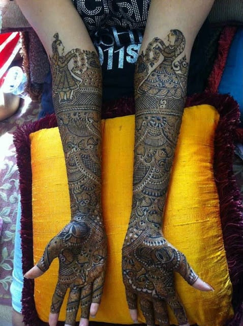 best-and-beautiful-bridal-mehndi-designs-for-full-hands-and-legs-13