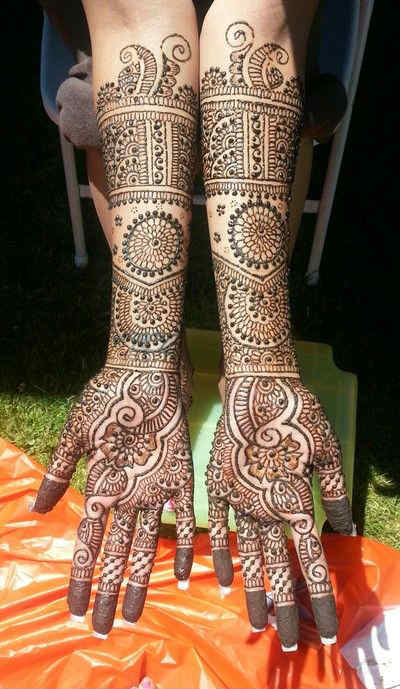 best-and-beautiful-bridal-mehndi-designs-for-full-hands-and-legs-14