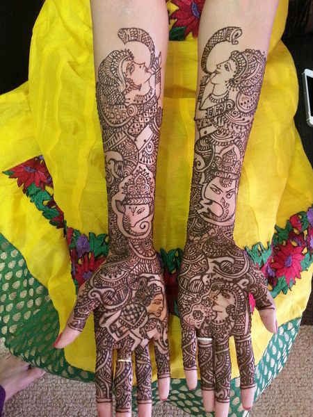 best-and-beautiful-bridal-mehndi-designs-for-full-hands-and-legs-16