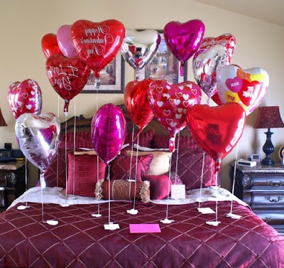 Romantic home and bedroom decoration valentines day ideas with baloons