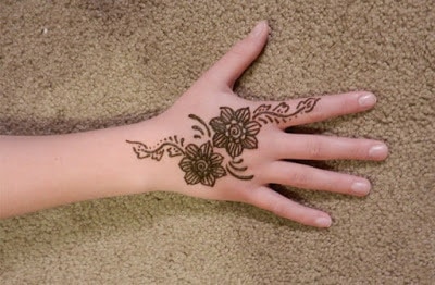 Simple flower henna design for kids