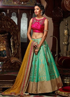 Indian-designer-bridal-lehenga-saree-fashion-trends-for-girls-10