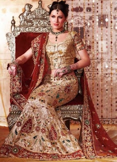 Indian-designer-bridal-lehenga-saree-fashion-trends-for-girls-11