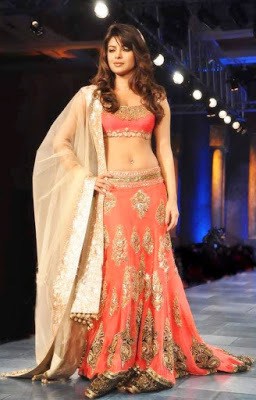 Short-choli-with-lehenga