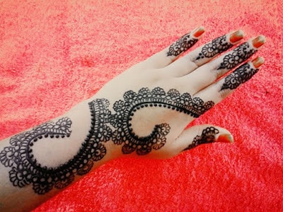 Latest Simple Eid Henna New Mehndi Designs 2018 With Images