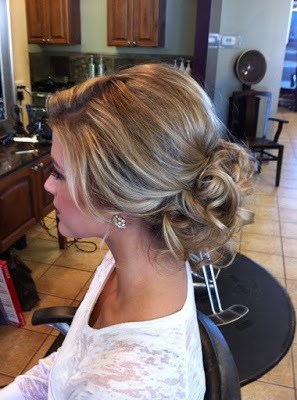 Beautiful-bridal-updo-hairstyles-to-showcase-your-personality-3