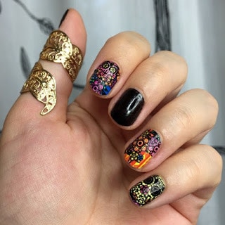 Create-halloween-nail-designs-and-nail-polish-tips-8