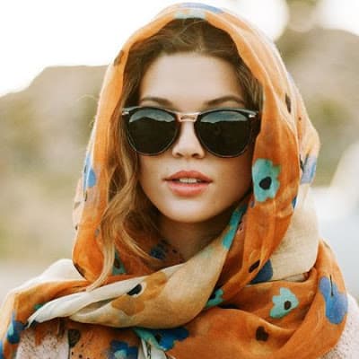 How-to-wear-infinity-scarf-in-summer-that’s-look-attractive-3