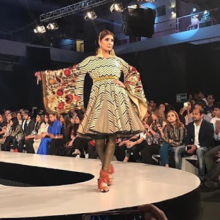 Khadi-khas-collection-at-pfdc-sunsilk-fashion-week-2017-10