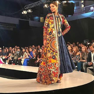 Khadi-khas-collection-at-pfdc-sunsilk-fashion-week-2017-14