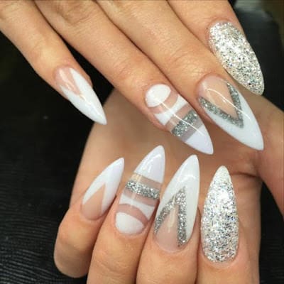 Model-nail-long-manicure-unique-white-and-silver-effect-shiny