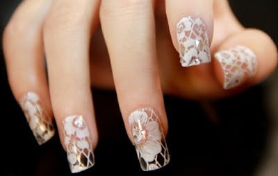 Nail-wedding-nails-long-transparent-in-flowers-white-crystals-and-lace