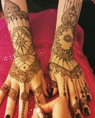 New-and-simple-traditional-eid-mehndi-design-for-hands-10