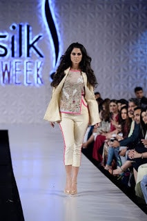 Saira-shakira-jie-collection-2017-at-sunsilk-fashion-week-11