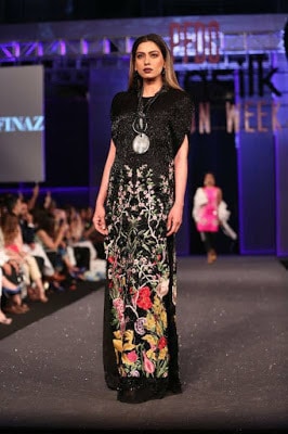 Sana-safinaz-collection-2017-at-sunsilk-fashion-week-15