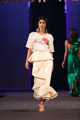 Sana-safinaz-collection-2017-at-sunsilk-fashion-week-9