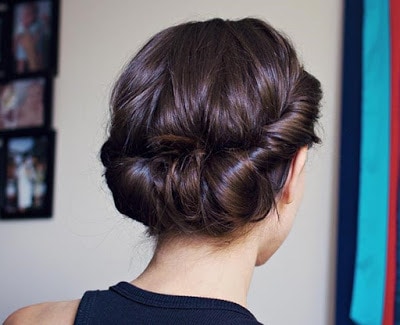 Simple-and-stylish-hairstyles-for-bridesmaids-for-long-hair-12