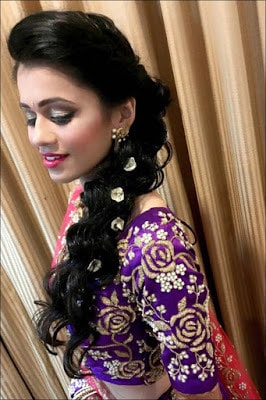Stylish-indian-bridal-hairstyles-that-looks-perfect-for-wedding-14